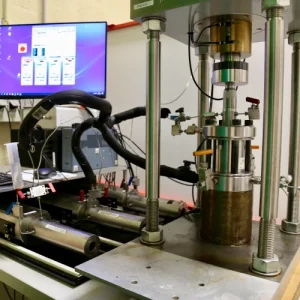 Essai de déformation en compression triaxiale (presse mécanique)