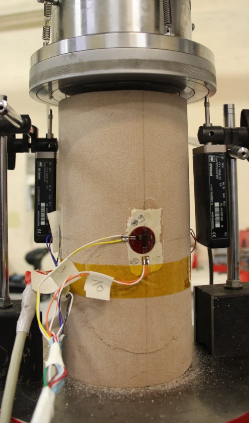 Compressive strength test Compressive strength test