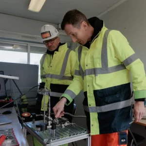 In situ measurement of dissolved gas in a 1,000-meter borehole