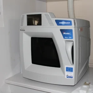 Mineralizer: sample preparation by controlled acid digestion.
