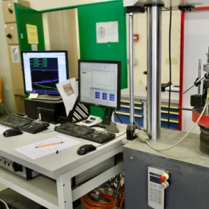 Essai de déformation en compression uniaxiale ou compression simple